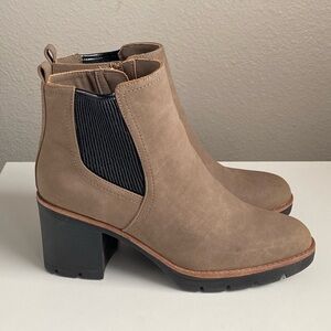 Naturalizer Elegant Tan Ankle Booties Weatherproof